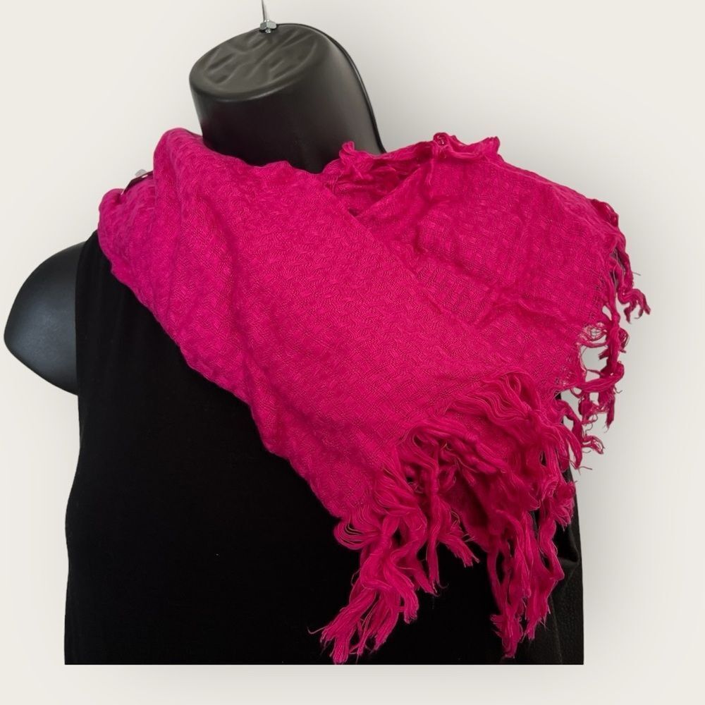 Fuchsia Rayon scarf, with tassels, NWT